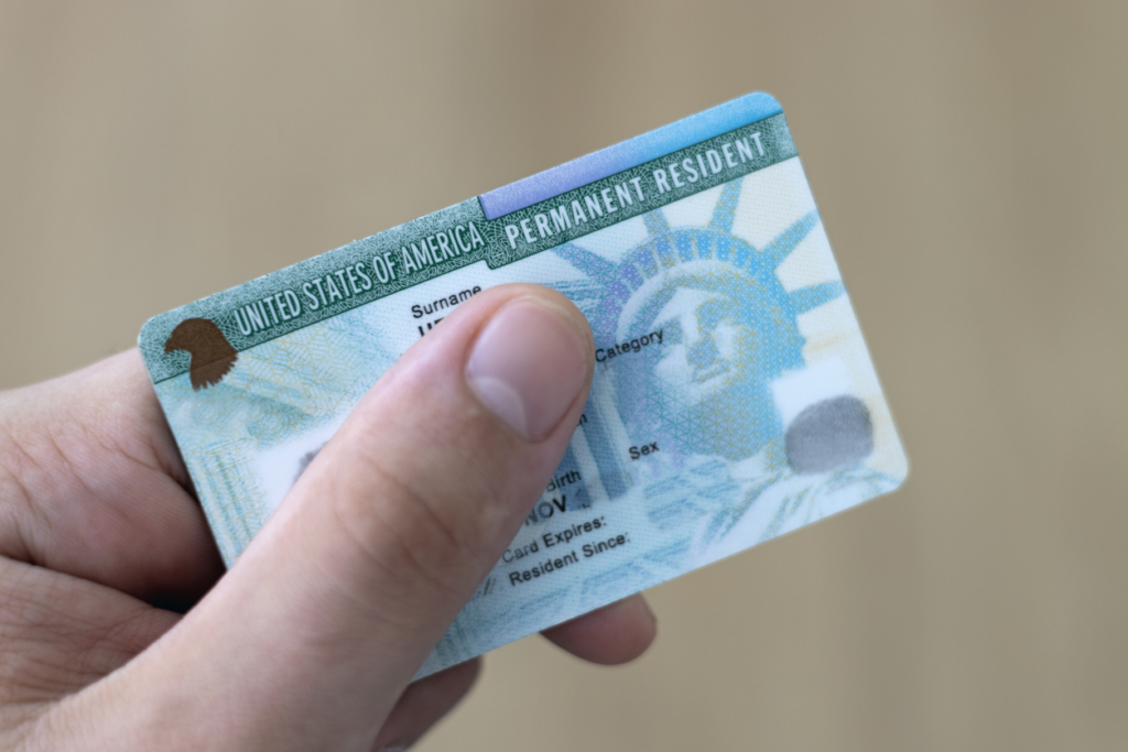 Bạn có thể được yêu cầu làm FBI Check khi đang làm hồ sơ green card Mỹ